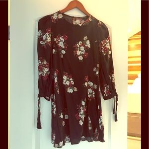 Zara floral mini in navy blue